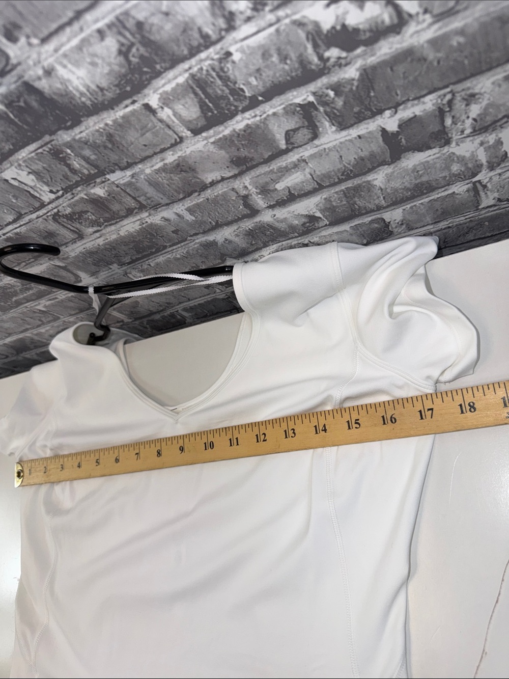 NWT Lululemon athletica White Scoop-Neck Cropped Tee - Picture 8 of 8